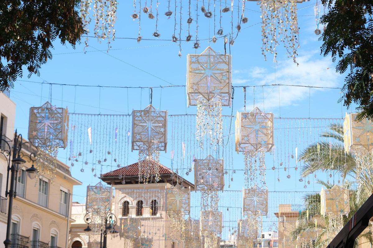 Luces de Navidad en la Plaça Baix