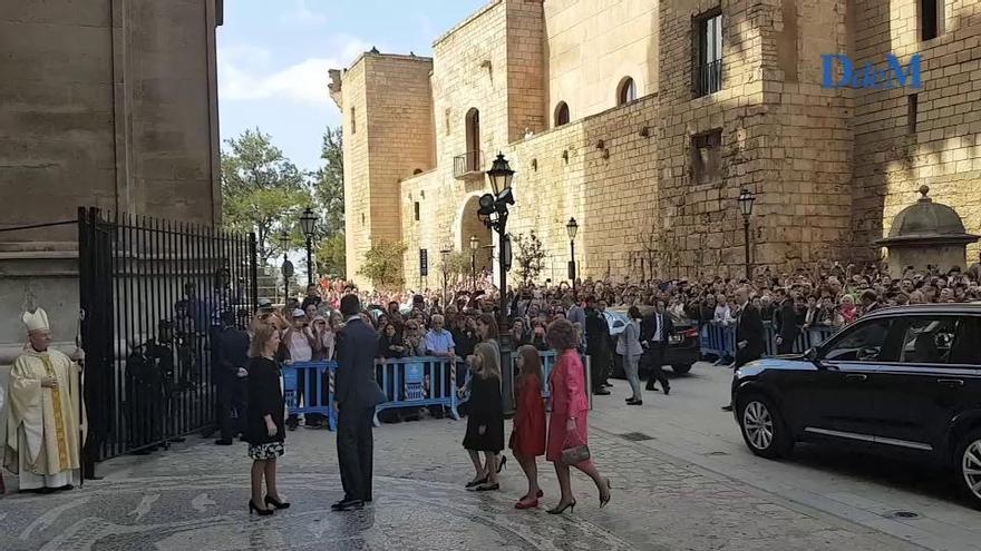 Die Königsfamilie besucht die Ostermesse in Palma