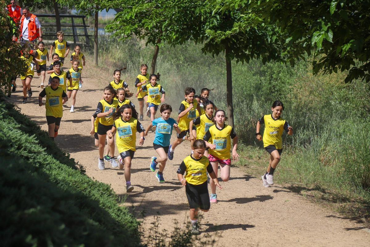 Fotogalería | La San Romilla: una década de millas solidarias en Badajoz