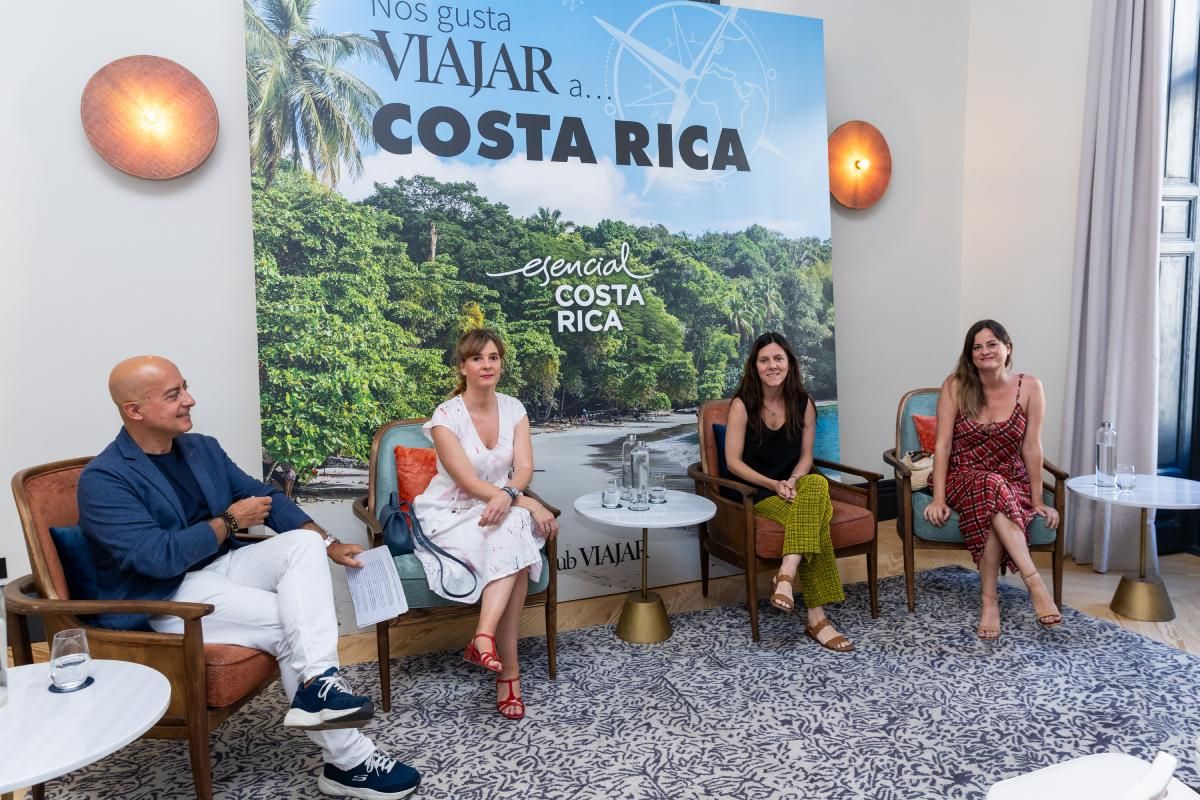Josep María Palau, Elena Ortega, Bárbara Gil y Alejandra Laborda