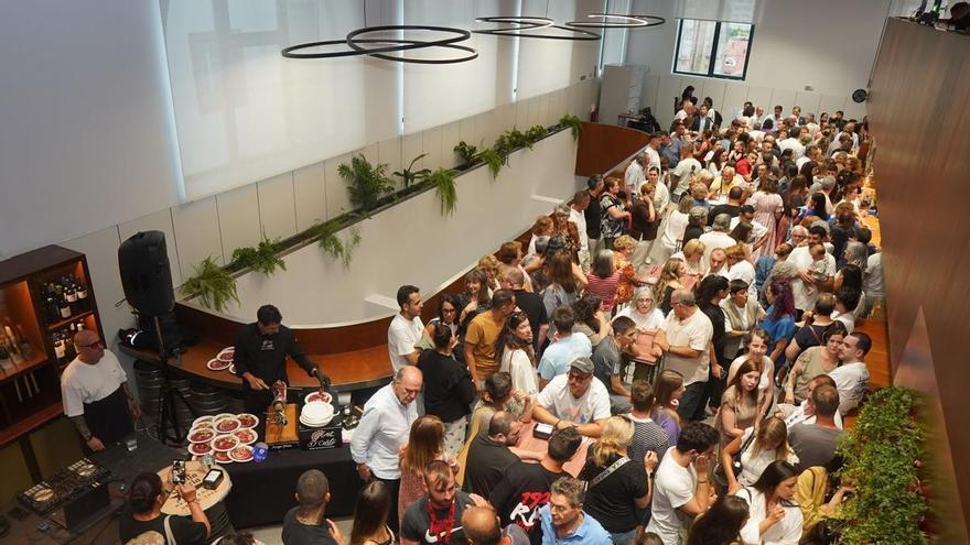 Betanzos estrena un renovado mercado municipal volcado en la hostelería