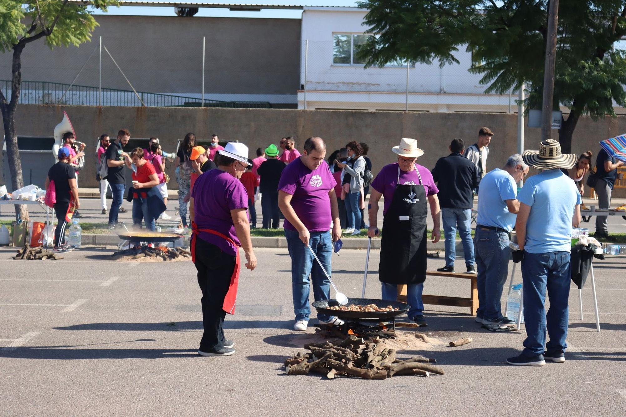 Lo mejor del pasacalle infantil, las paellas y la ofrenda a la Esperanza en el lunes de la Fira d'Onda