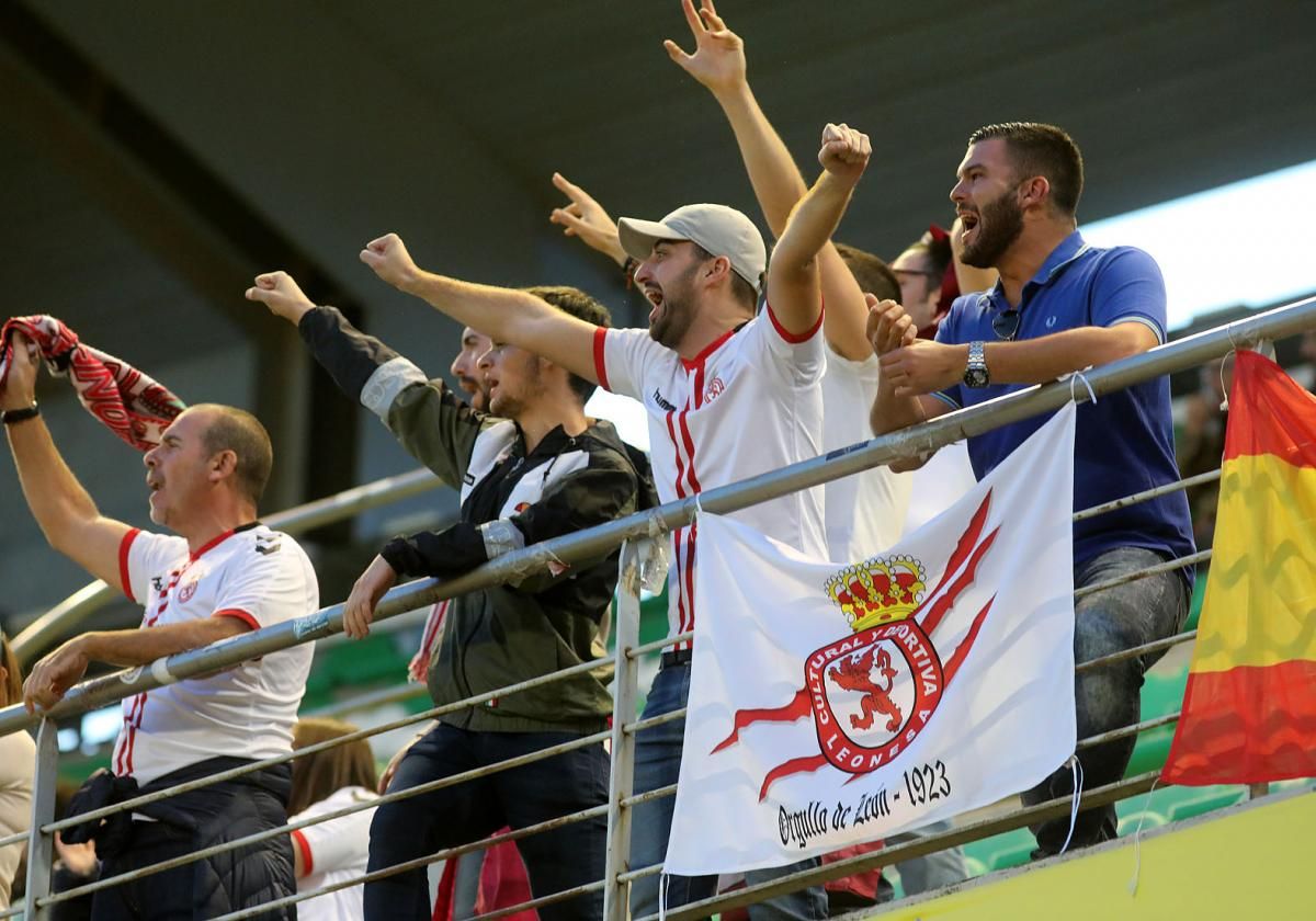 Las mejores imágenes del empate del Córdoba ante la Cultural Leonesa