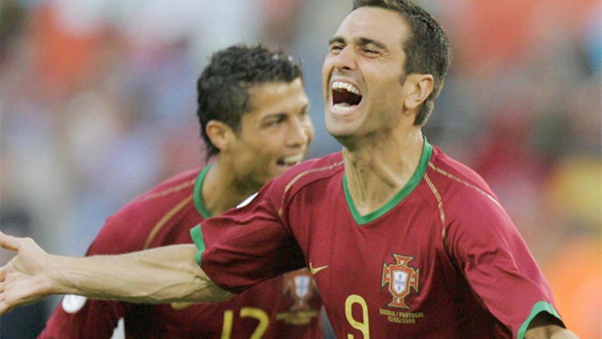 Pauleta celebra un gol de Portugel en el Mundial de 2006 en presencia de Cristiano Ronaldo