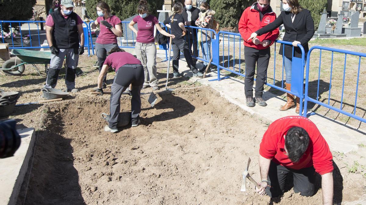 El cementerio de Alicante acoge la primera exhumación de represaliados del franquismo