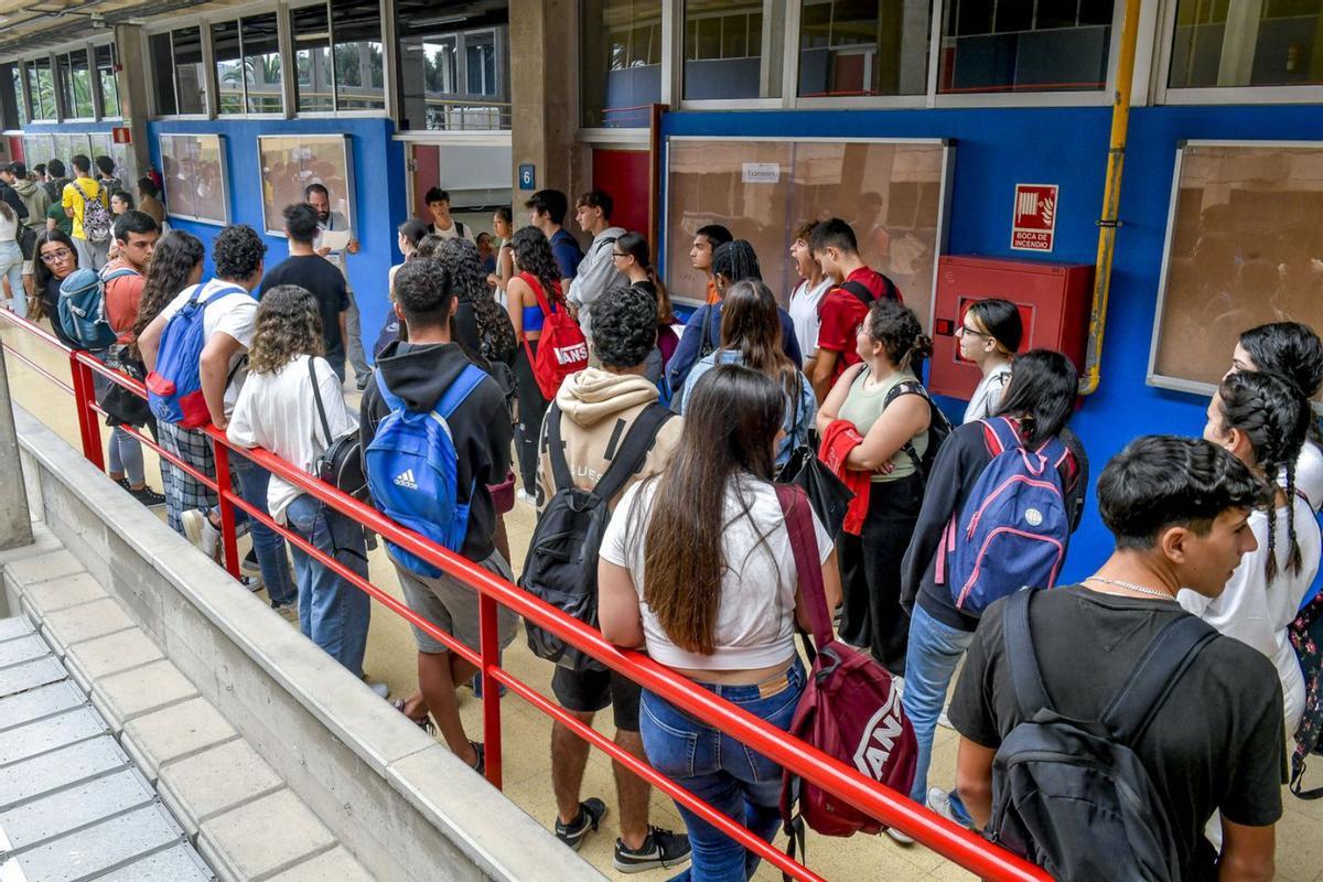 Imagen de estudiantes en la prueba de acceso a la universidad, EBAU, del pasado mes de junio. | | JUAN CASTRO