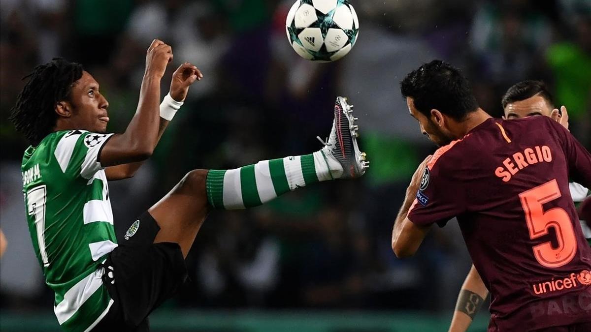 Gelson Martins en un partido de Champions League ante el Barcelona