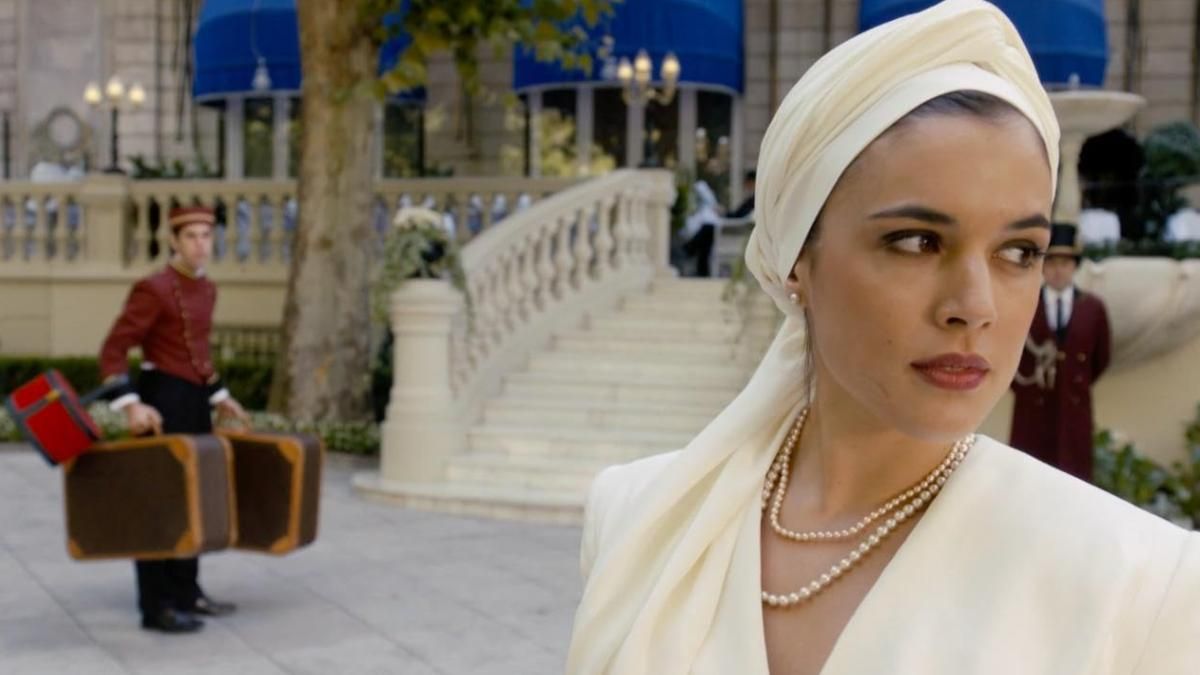 Fotograma de 'El tiempo entre costuras'