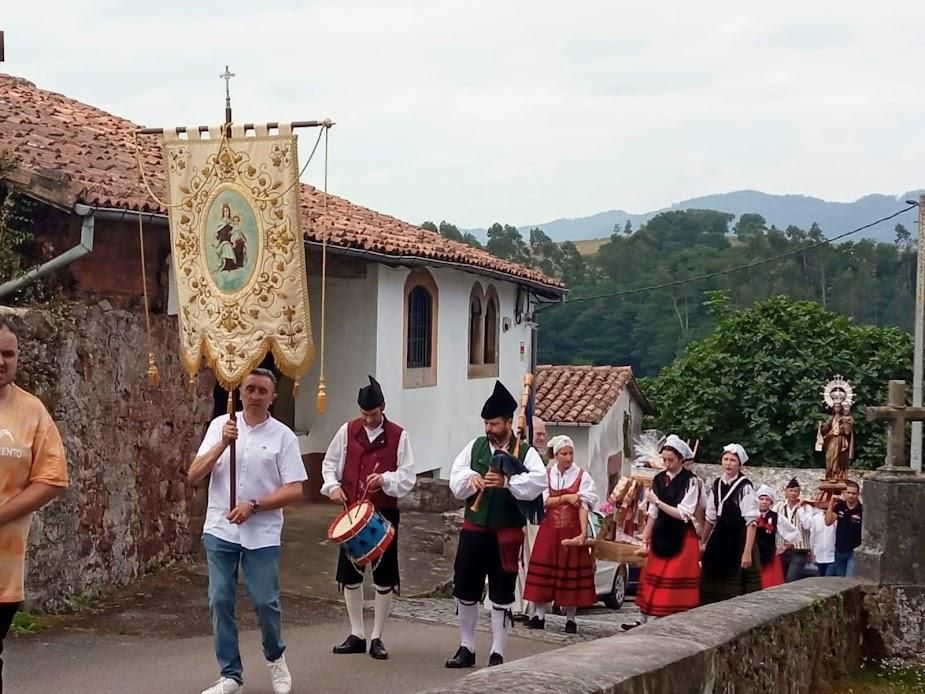 LNE 3 Procesi�n del Carmen en Amandi (1).jpg