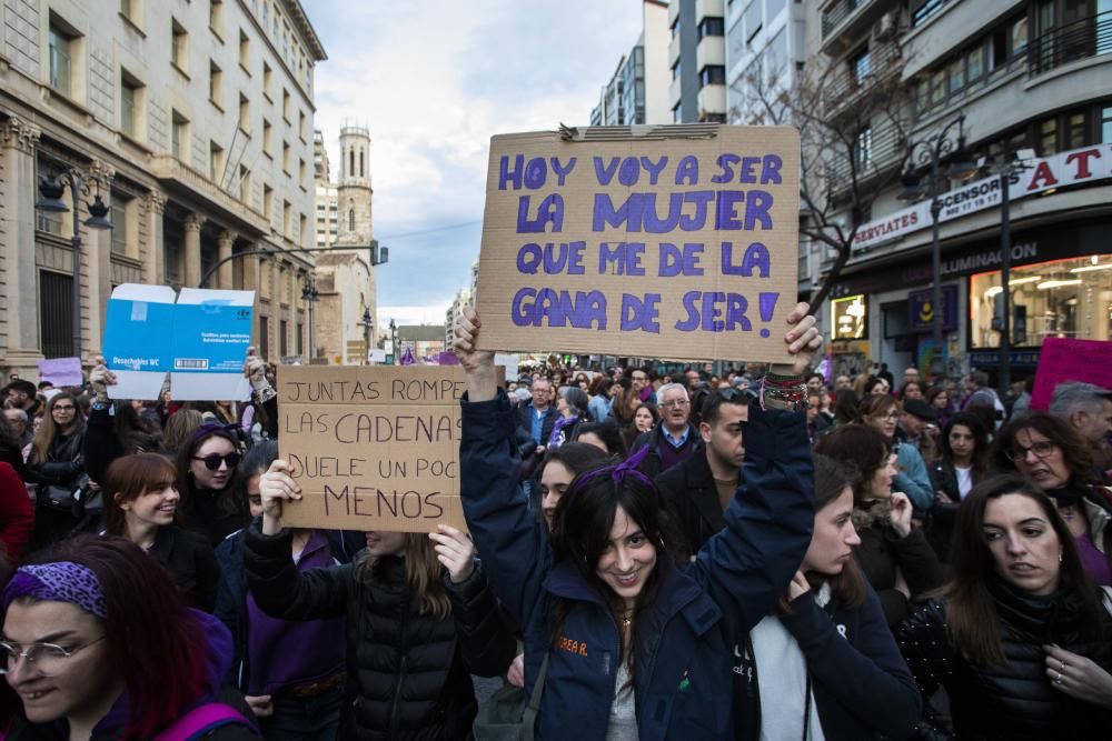 Manifestación del Día de la Mujer en las calles de València