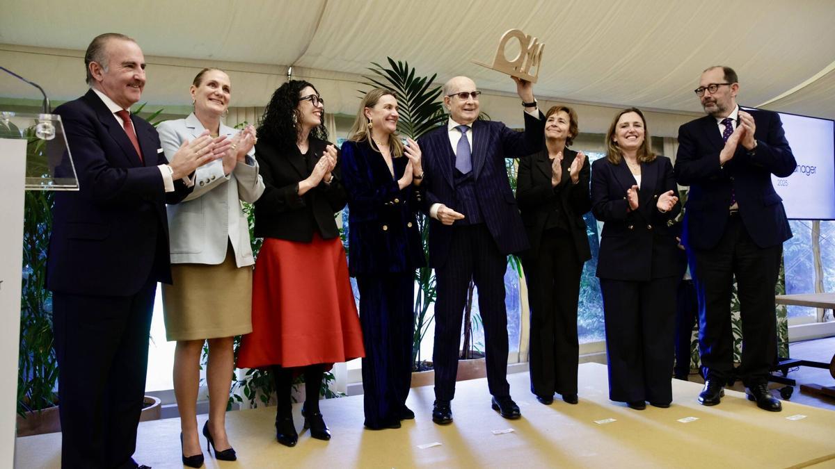 Gala de entrega a Juan Antonio Pérez Simón del premio "Asturmanager"