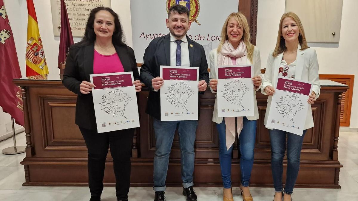 Presentación del certamen literario en el Ayuntamiento de Lorca.