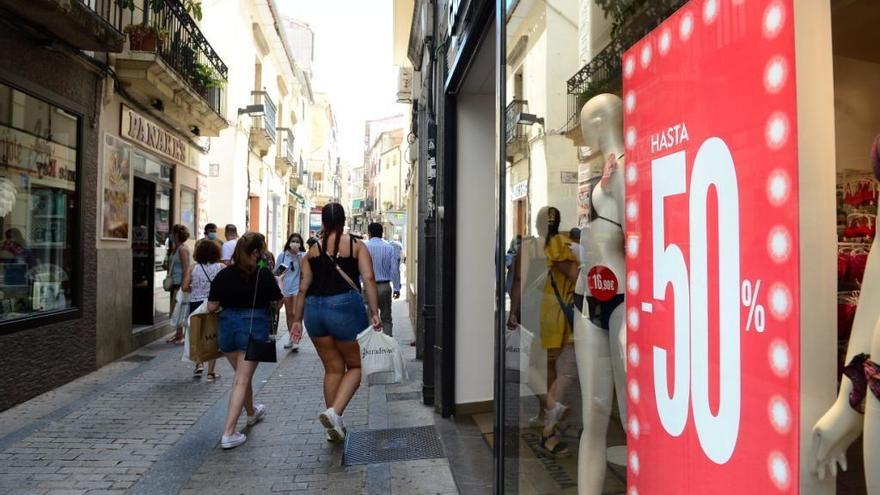 La mayoría de los comercios de Plasencia iniciará las rebajas el día 1