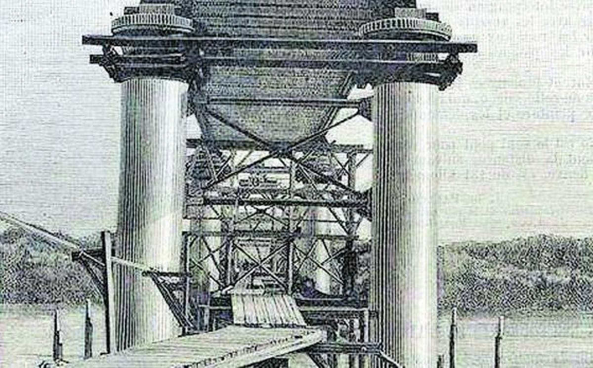 Montaje de la estructura del histórico puente.