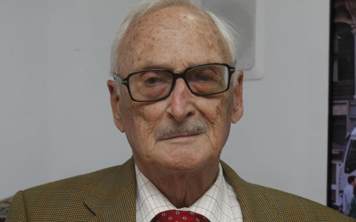 Guillermo Jiménez Smerdou muere a los 98 años de edad.