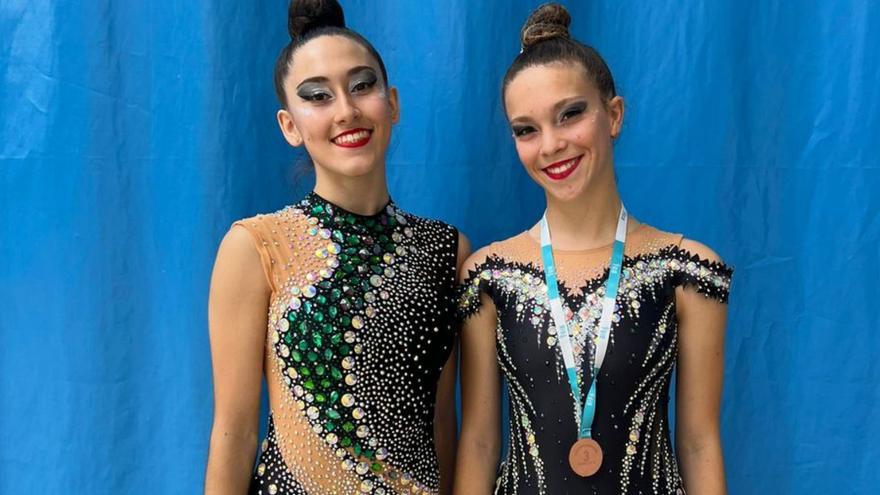 Las gimnastas del Portmany, felices tras su actuación. | CGRP