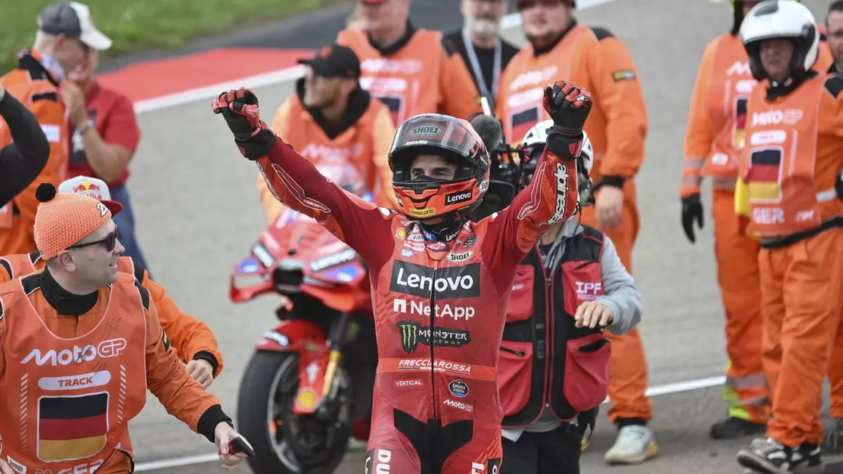 Marc Márquez sigue sometiendo sin piedad al pelotón de MotoGP