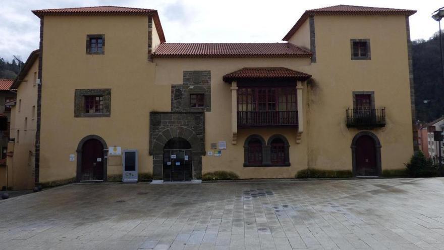 Cangas del Narcea reúne a distintos especialistas para abordar los retos de la salud mental en las zonas rurales