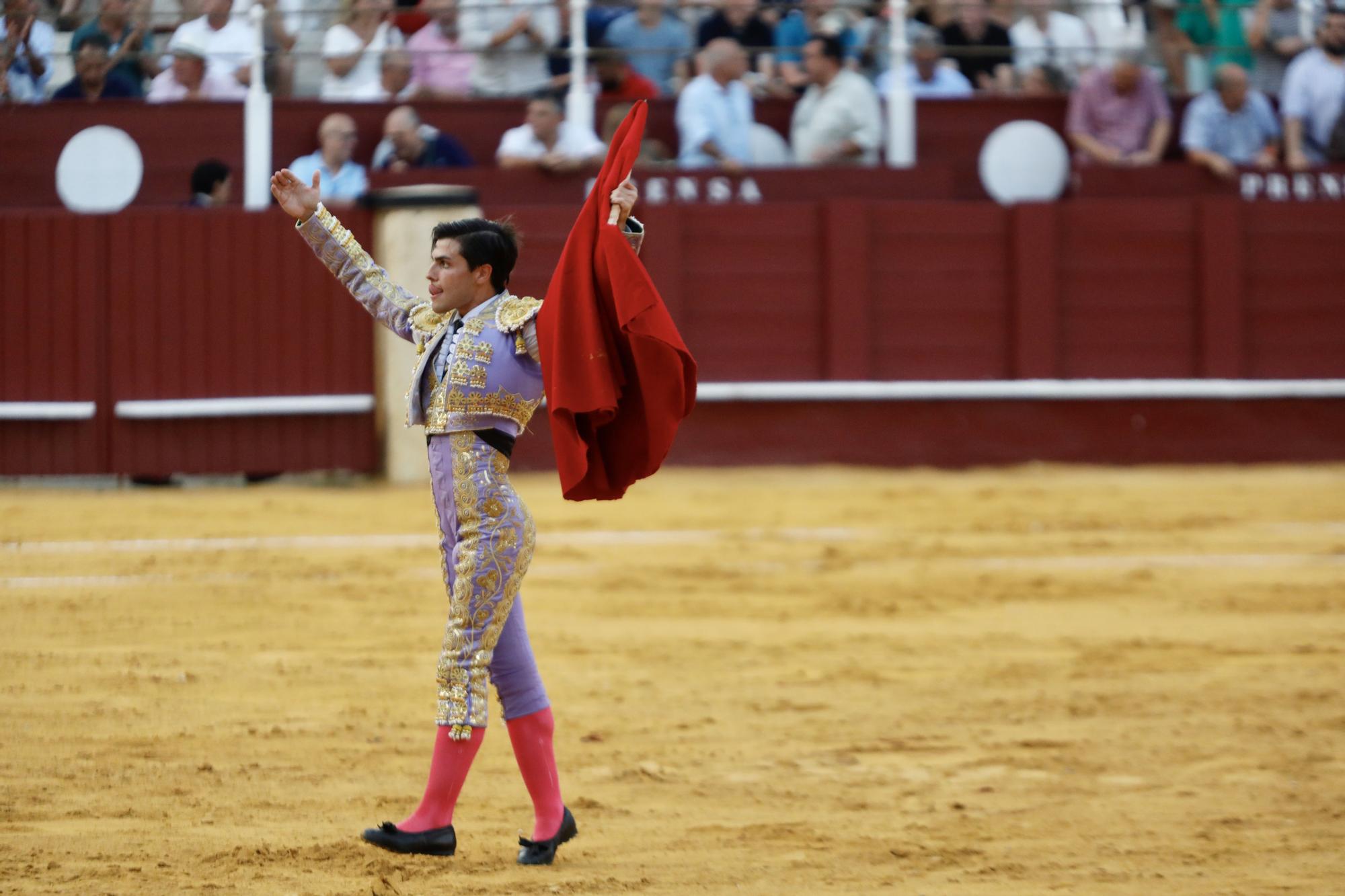 Fotos de la novillada que abre la feria taurina de Málaga