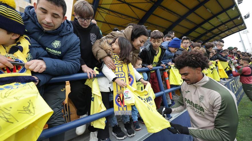 Los jugadores y Marcelino se convierten en el mejor regalo de Reyes para la afición del Villarreal