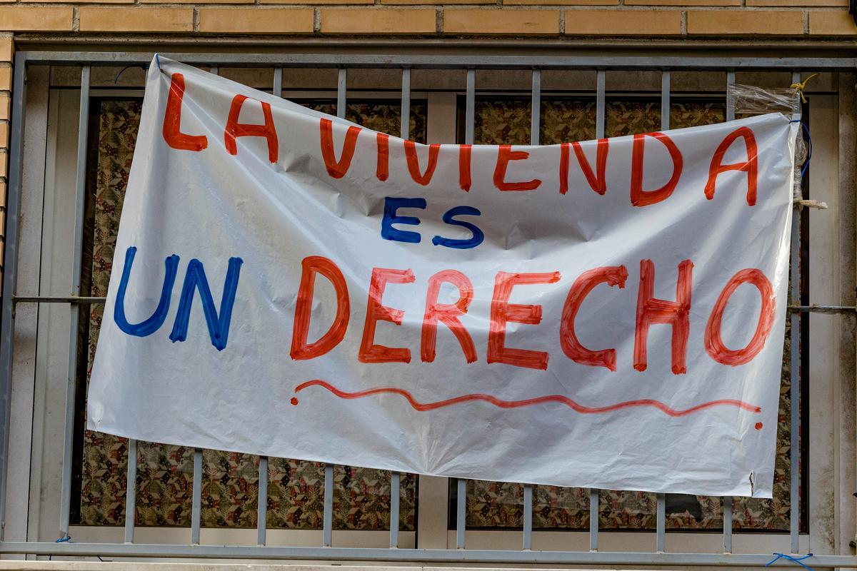 Desahucio en el barrio de Carolinas en Alicante