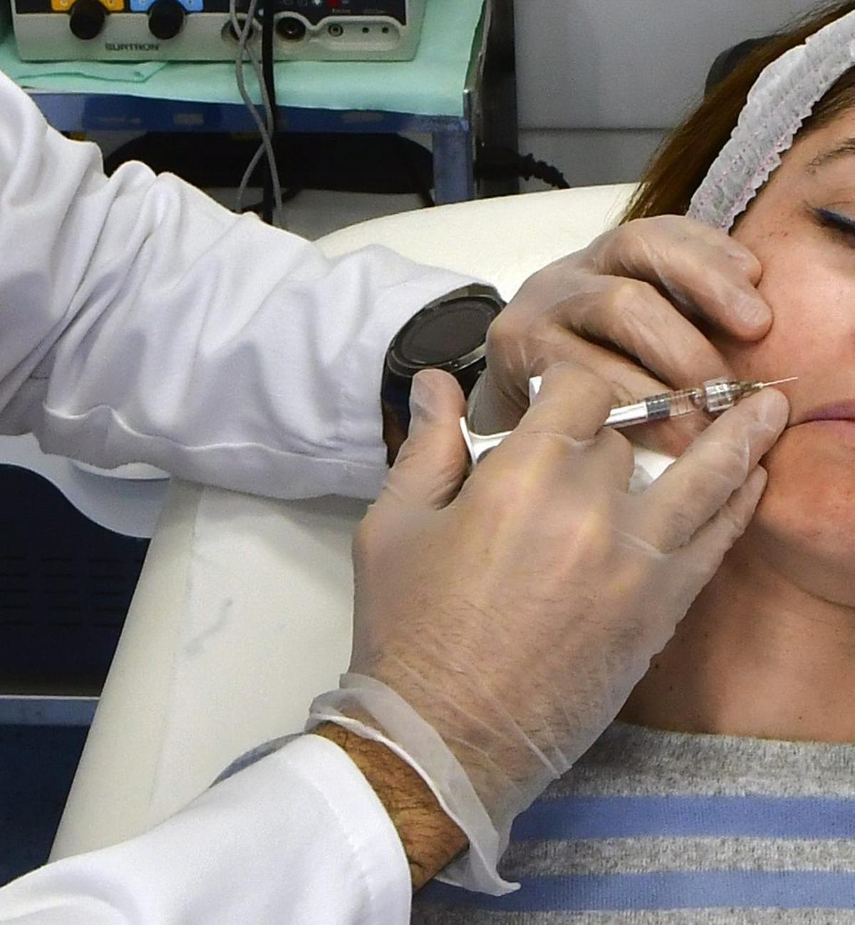 La medicina estètica abandona el bòtox i busca l’efecte natural