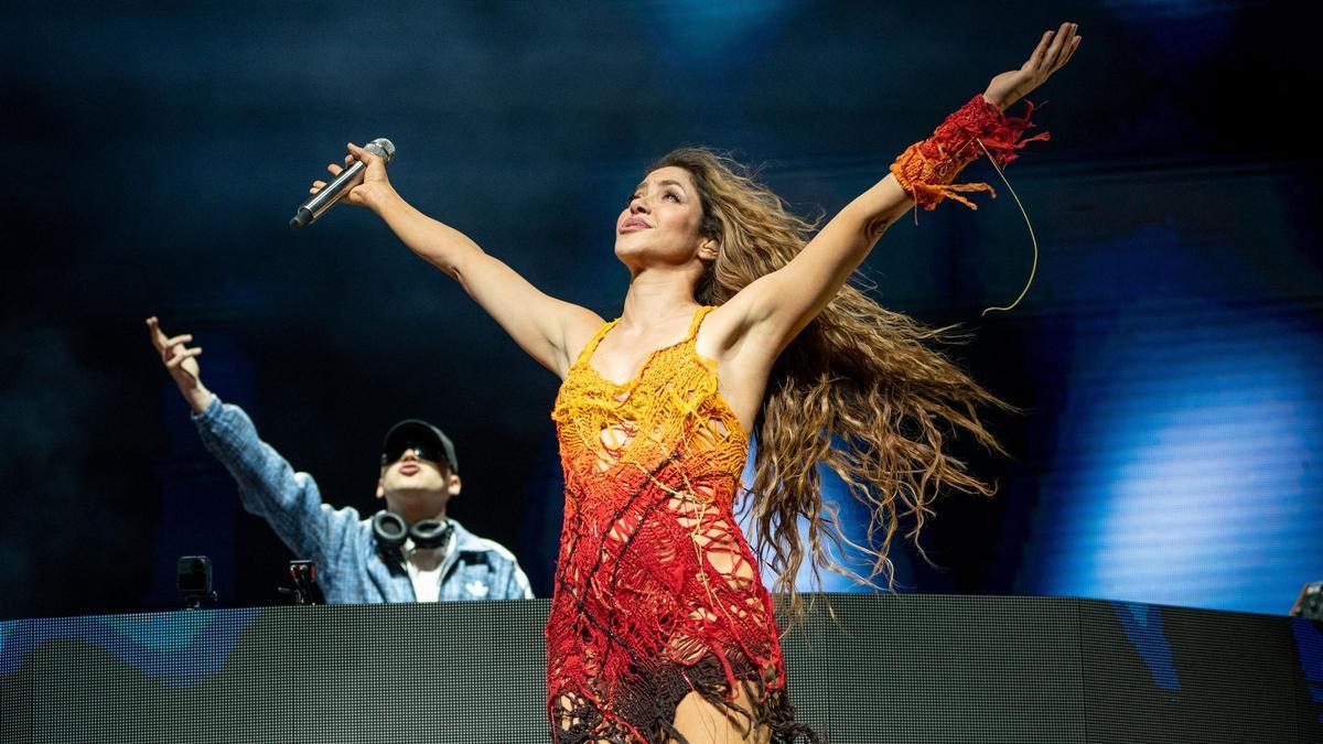 Shakira anuncia su nueva gira en el concierto de Bizarrap en Coachella