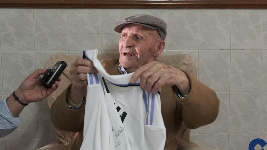 Felices 102 años, Juan Antonio, de parte de Karim Benzema