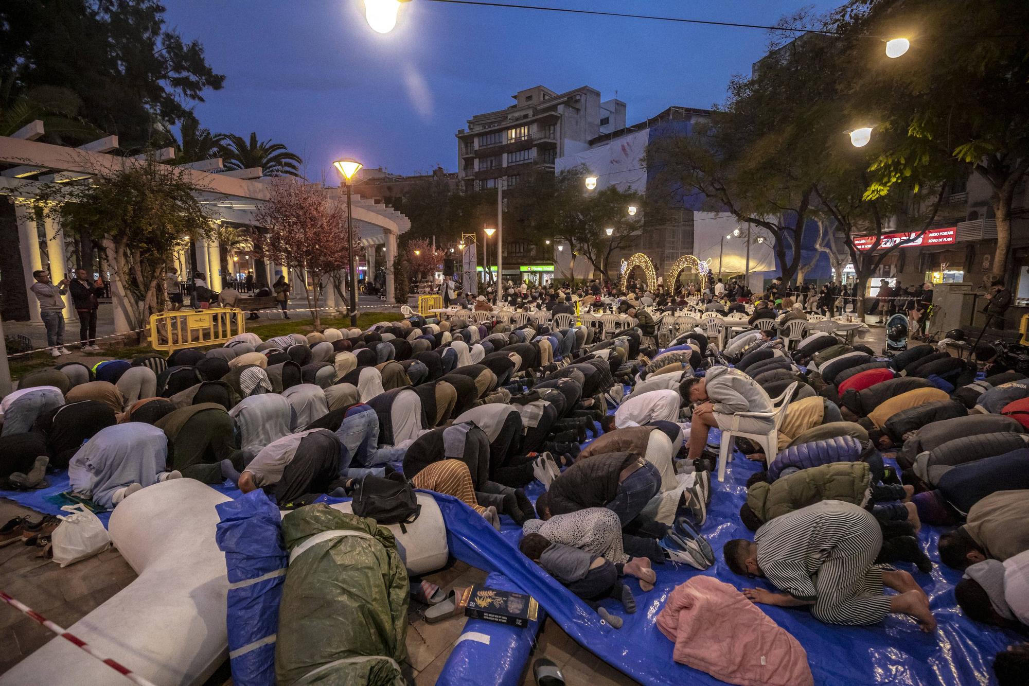 Los musulmanes de Mallorca celebran una cena multitudinaria en Palma