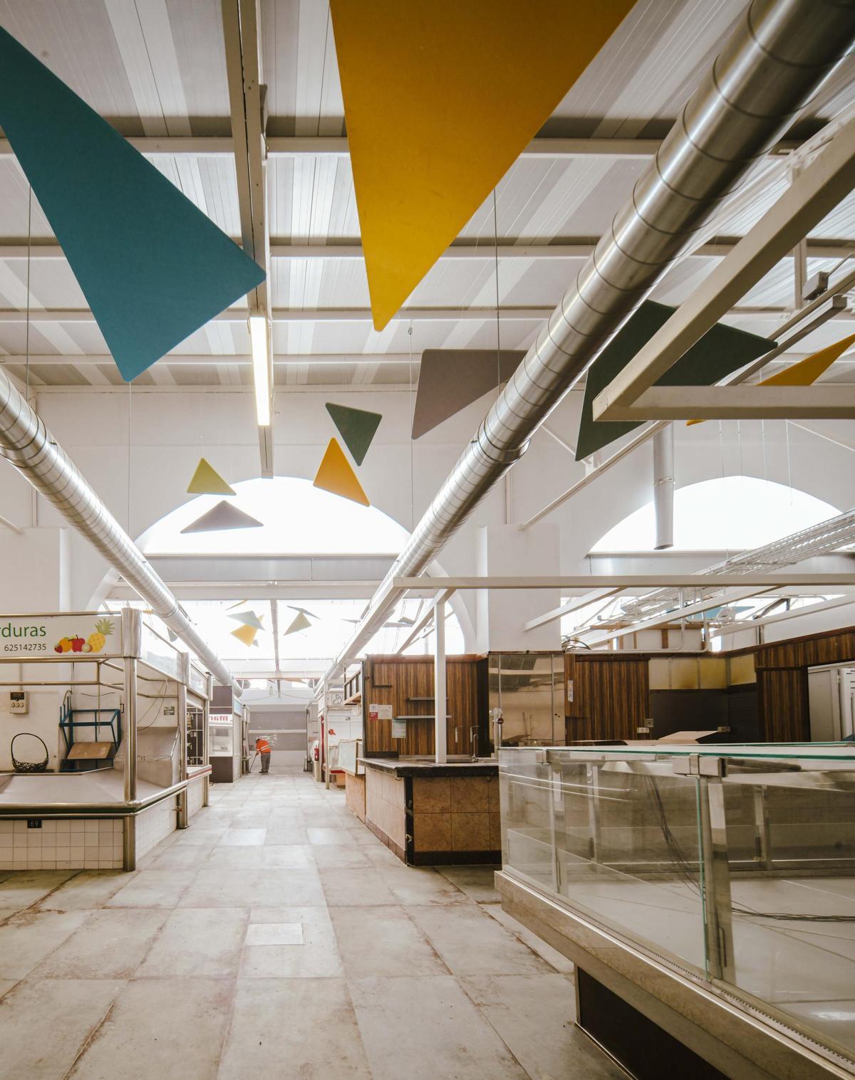 Interior del nuevo mercado.