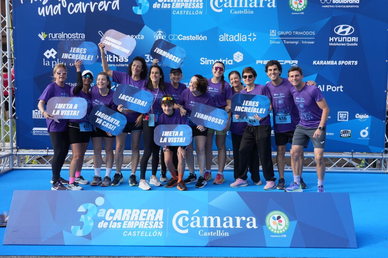 Búscate en las fotos de la Carrera de las Empresas en Castellón