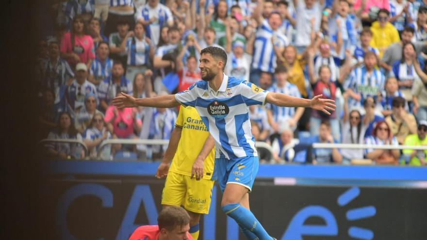 1-2 | La fiesta lo inundó todo en Riazor, el fútbol era de lo menos