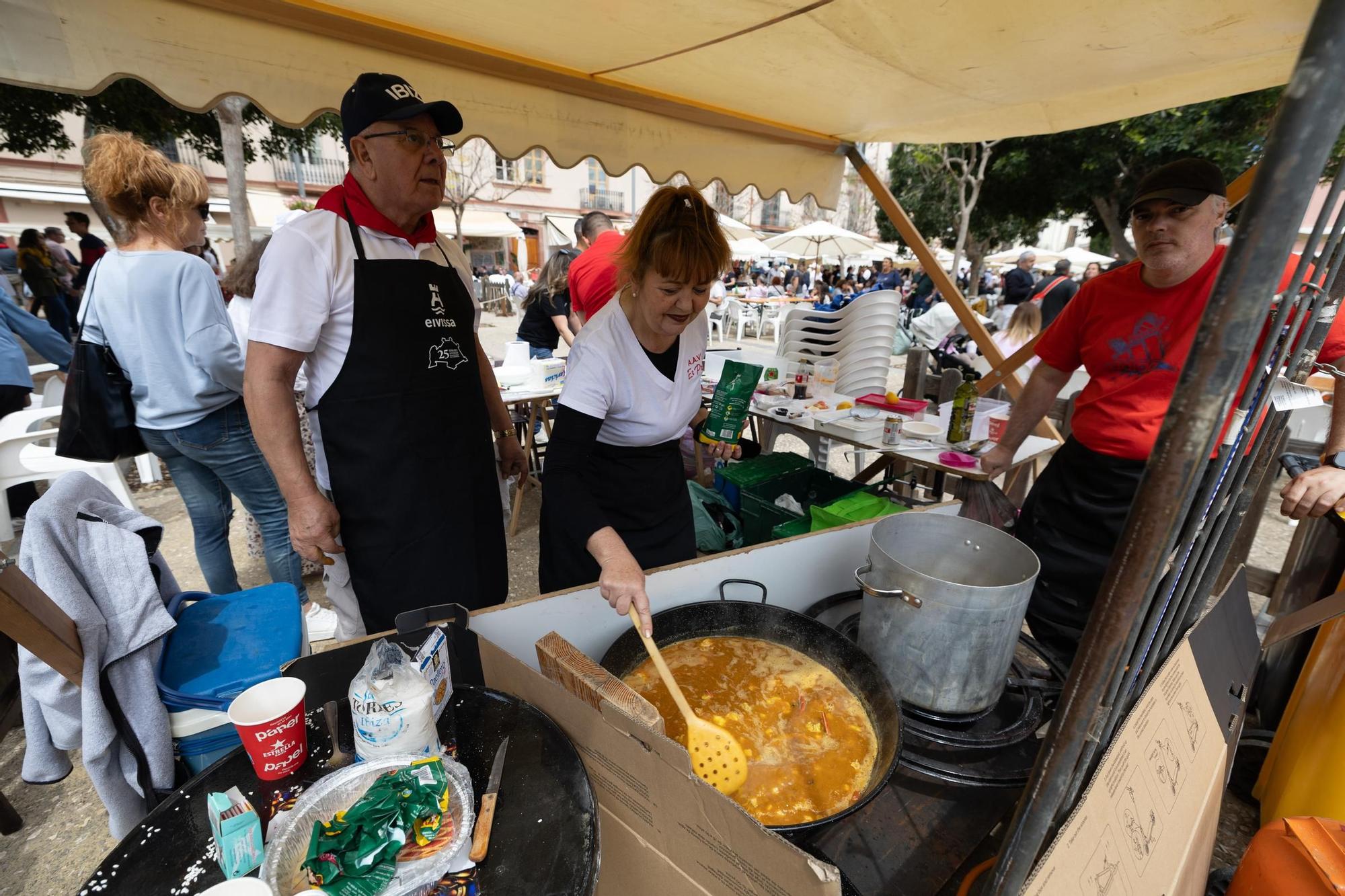 Mira aquí todas las fotos del concurso de arroz a la marinera de Ibiza