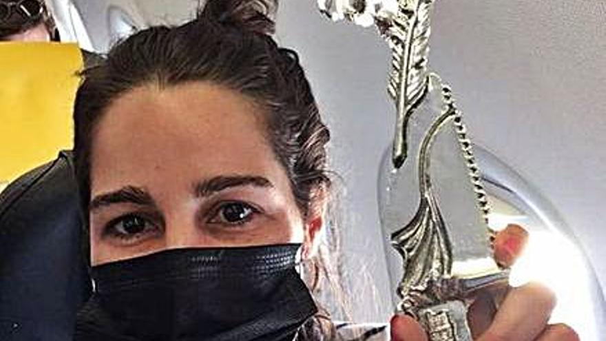 Laia MaLo con su premio. |