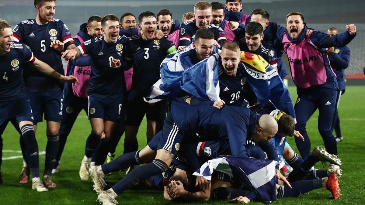 Los jugadores de Escocia celebrando la clasificación a la Eurocopa 2020