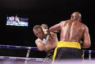 Estados Unidos detiene al boxeador Julio César Chavez Jr.