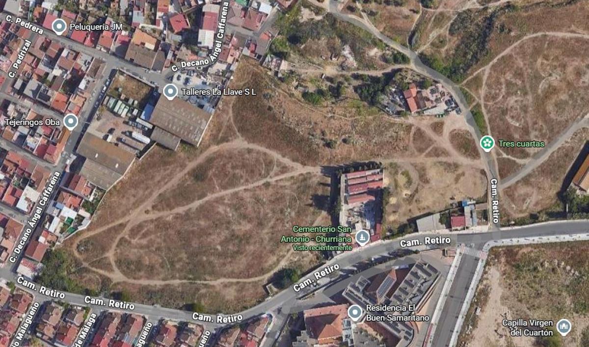 Vista aérea del Cementerio de Churriana, en mitad de un área sin construir.