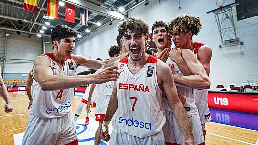 Peñarroya (4), en plena eufòria del conjunt espanyol | FIBA EUROPE