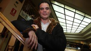 El novel·lista autor de ’Crímenes de película’, Jake Arnott, parla amb EL PERIÓDICO sobre la seva l’última entrega de la seva trilogia.