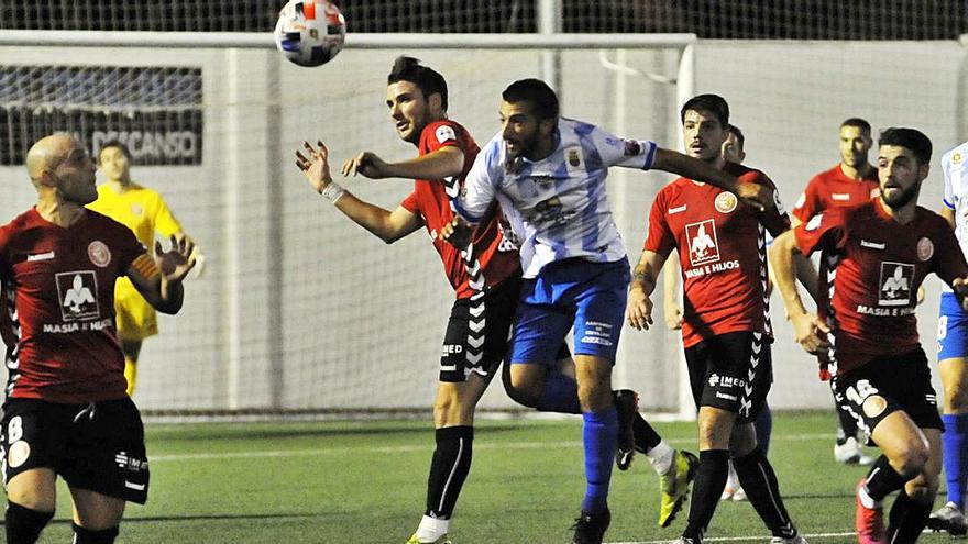 El Jove remonta y se anota la victoria ante el Crevillente (3-4) | MATÍAS SEGARRA