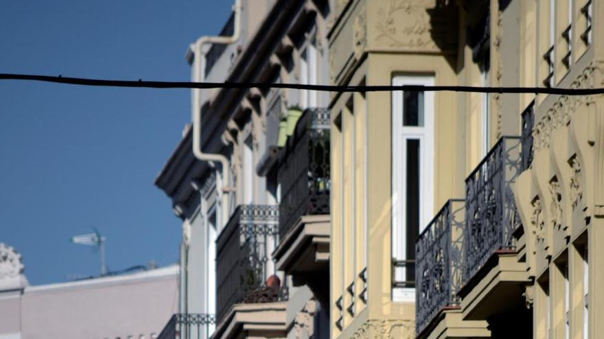 Anuncio de una vivienda en alquiler en el centro de València.