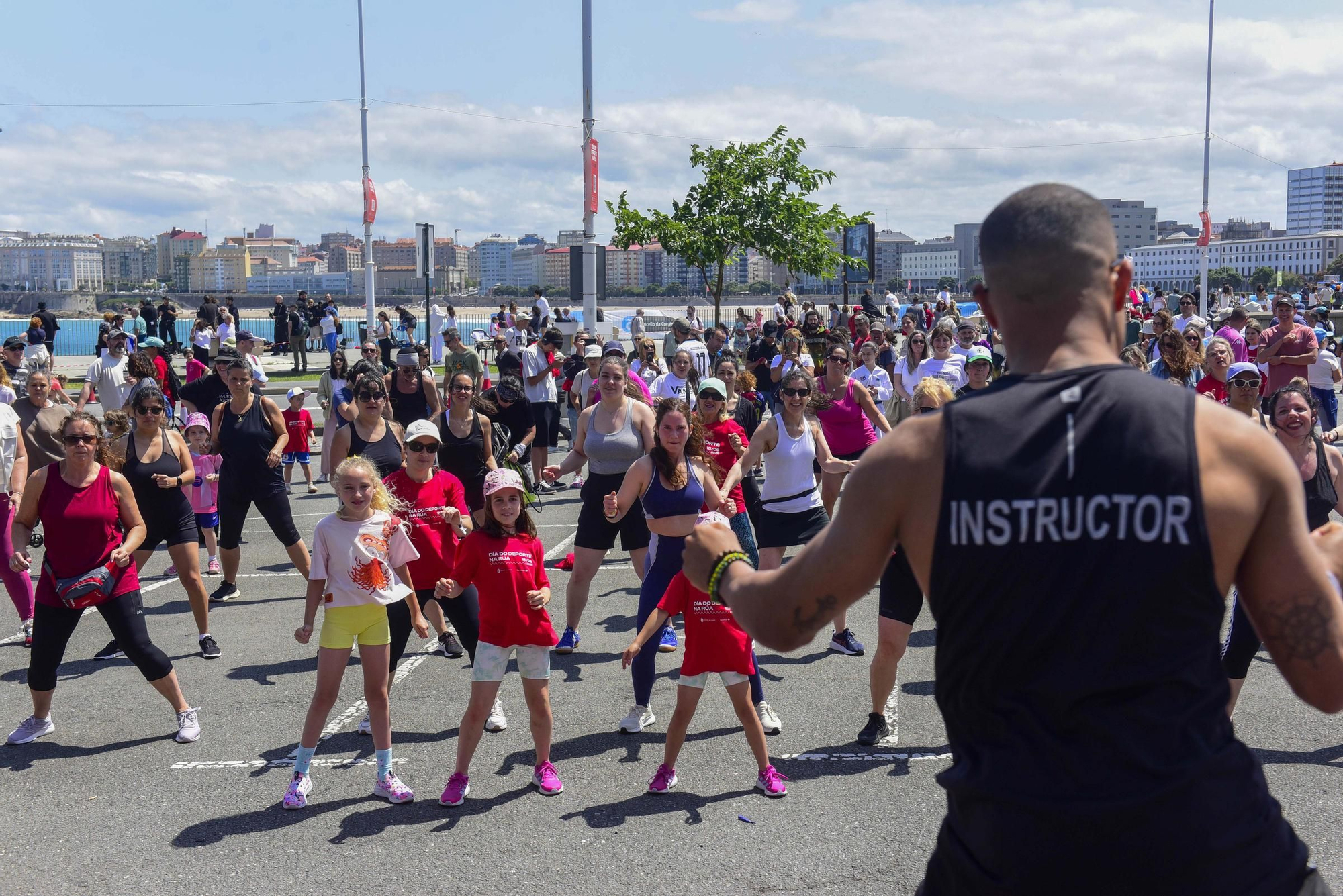 Miles de personas participan en el Día del Deporte en la Calle