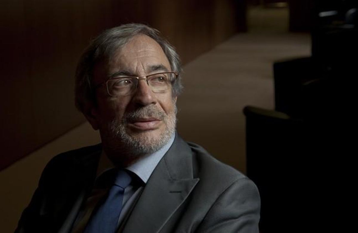El diputat socialista Xavier Sabaté assegura que sobren articles com els d’Antonio Balmón. El diputat socialista Xavier Sabaté assegura que sobren articles com els d’Antonio Balmón.