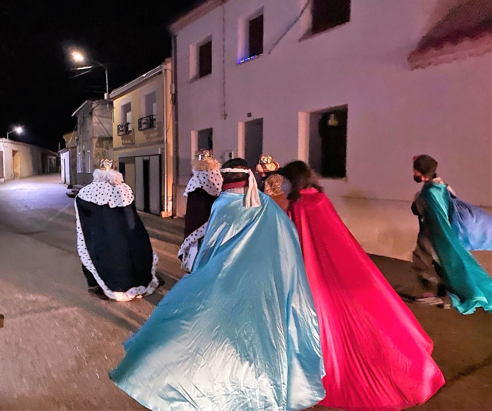 GALERÍA| La magia de los Reyes Magos llega a El Piñero