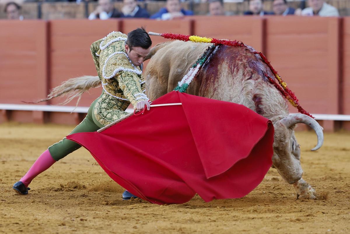 Molina con el tercero de la tarde.