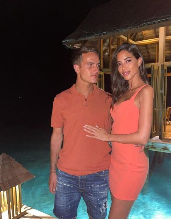 Denis Suárez se encuentra de luna de miel en Maldivas con su mujer, Nadia Avilés