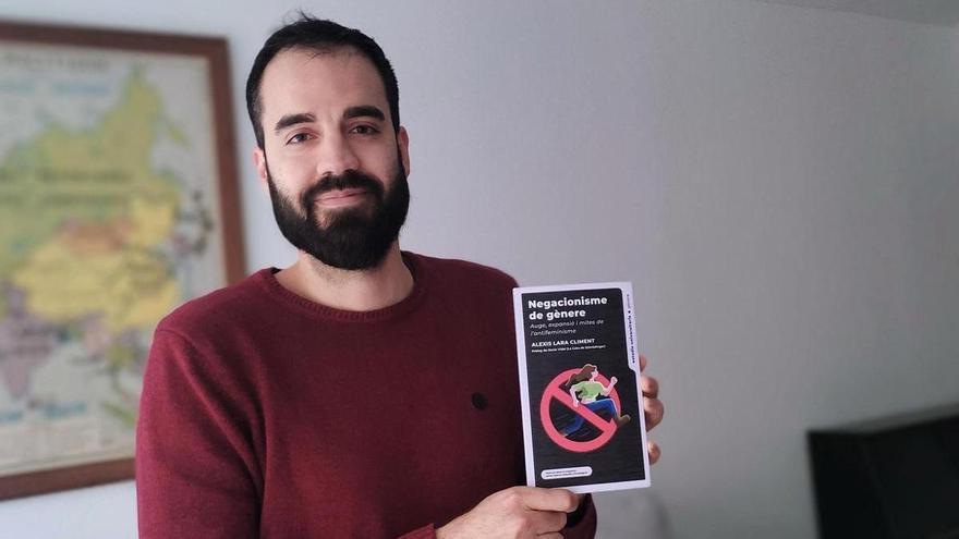 El sociólogo de Algemesí Alexis Lara aborda la reacción antifeminista en su primer libro