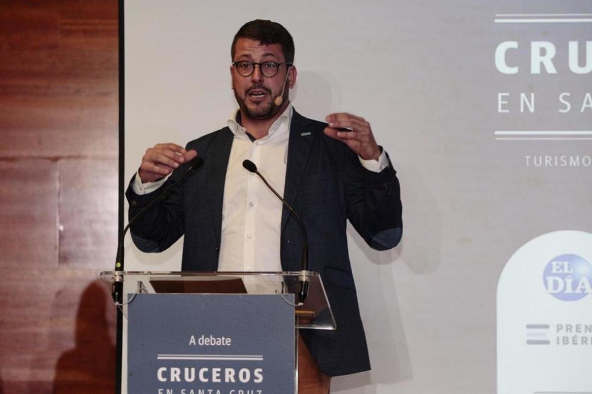 Foro de EL DÍA. A debate "Cruceros en Santa Cruz, Foro de EL DÍA. A debate "Cruceros en Santa Cruz,