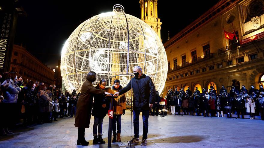 Zaragoza enciende la Navidad