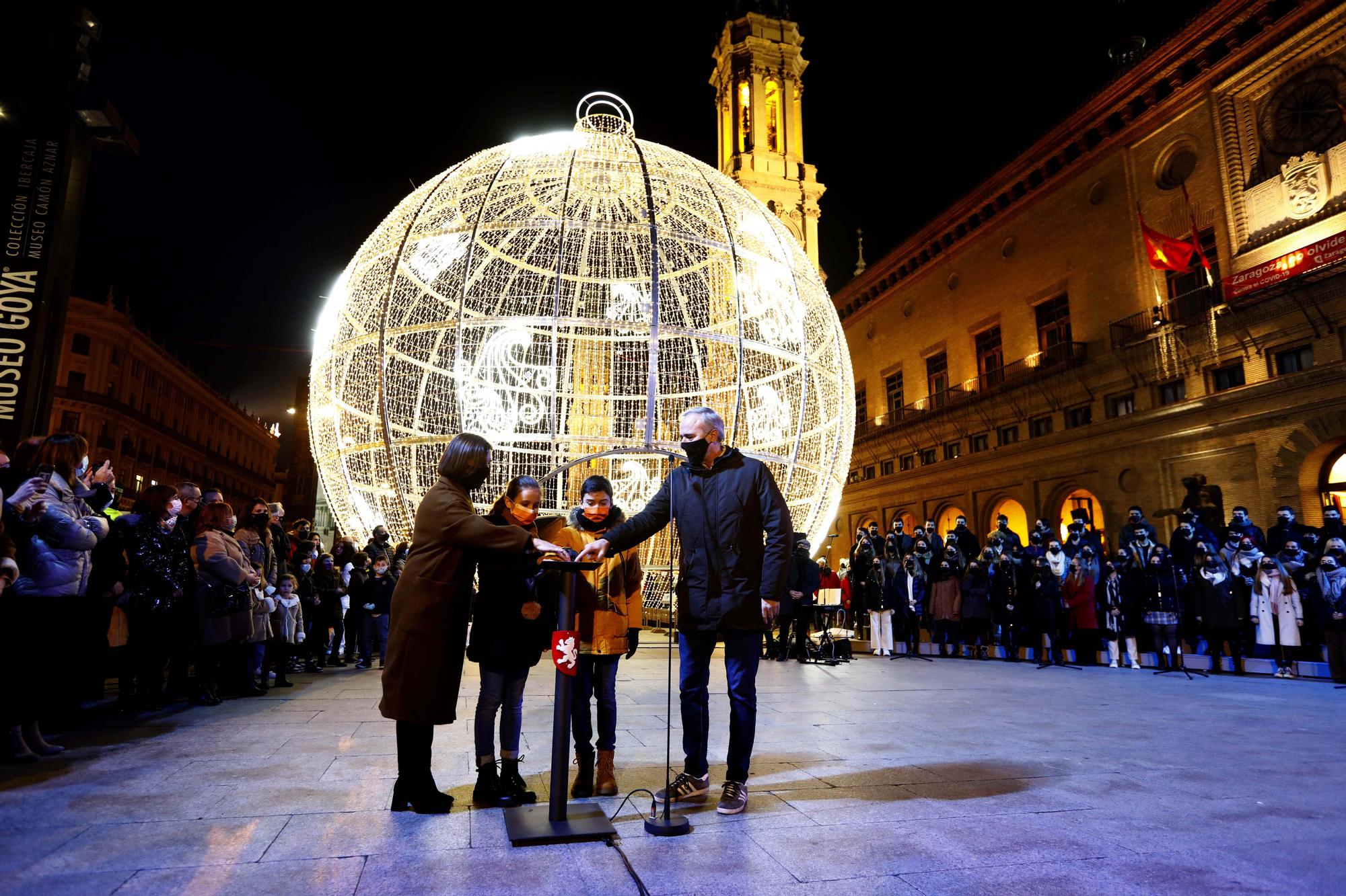 Zaragoza enciende la Navidad